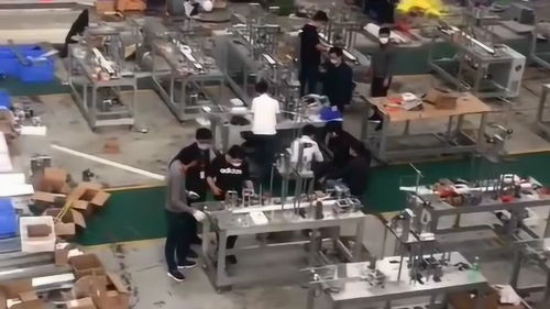 目前自動(dòng)化做口罩的工廠,一百平方米卻沒有多少工人,全部都是機(jī)器智能化